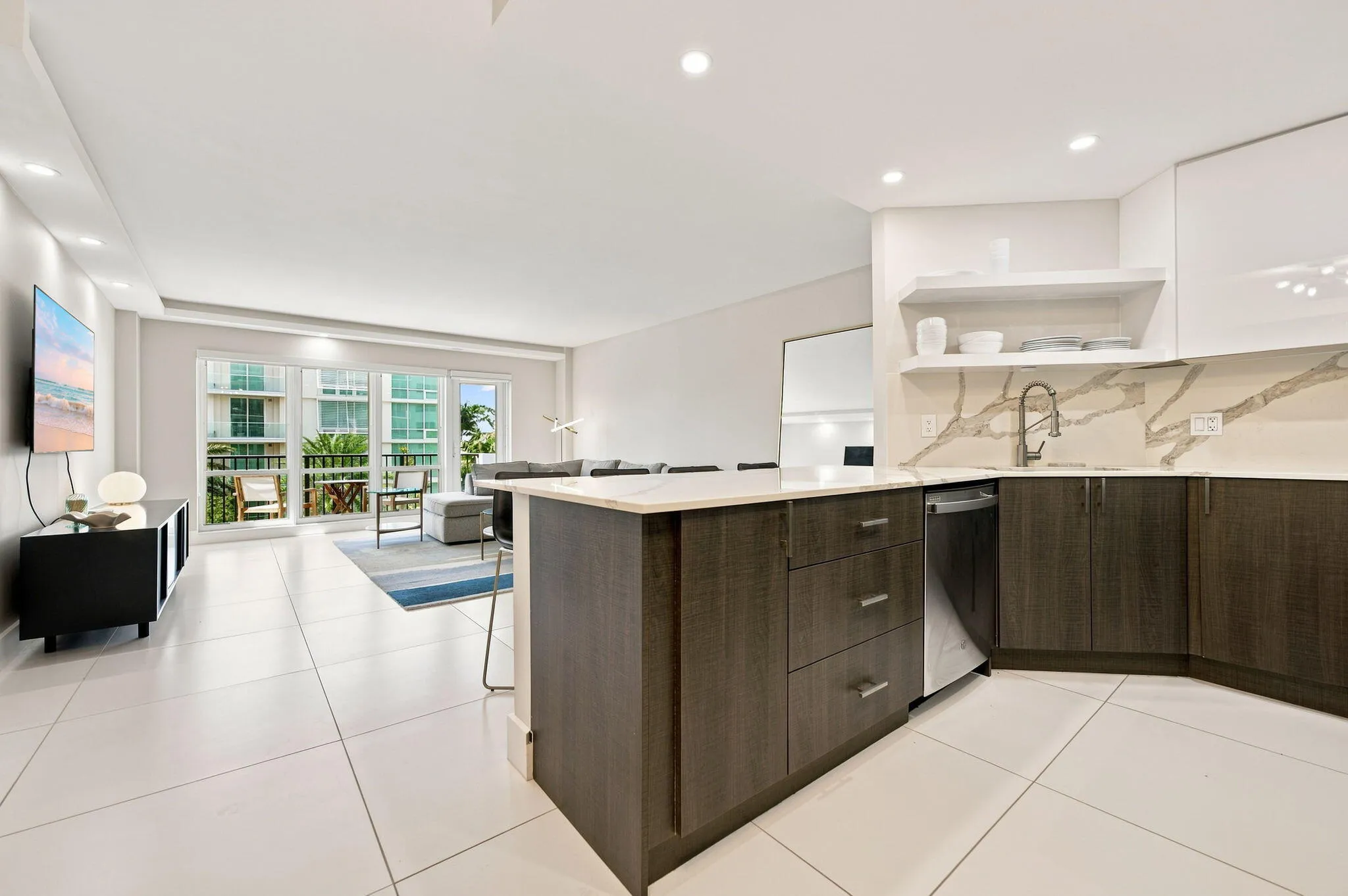 12-web-or-mls-340-sunset-dr-405
