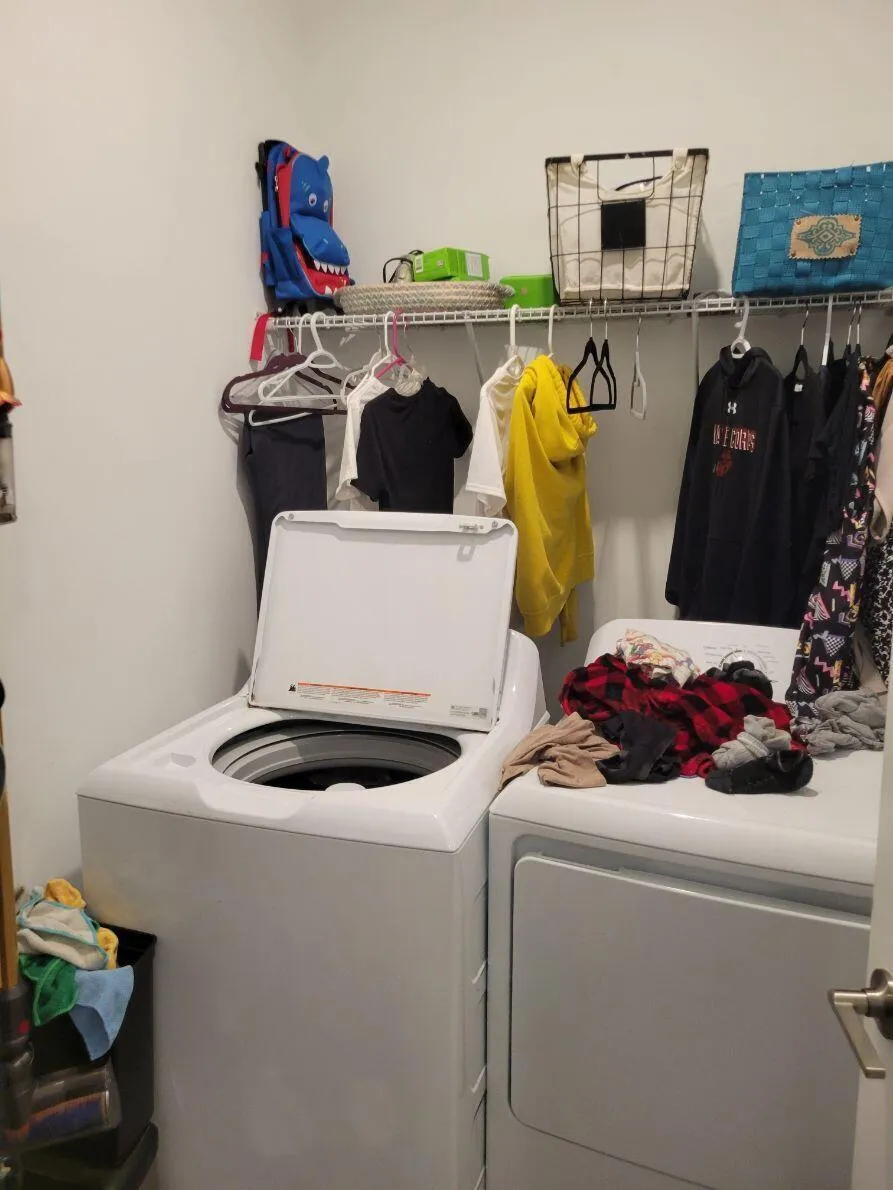 19771 RUGGED TRUNK LAUNDRY ROOM