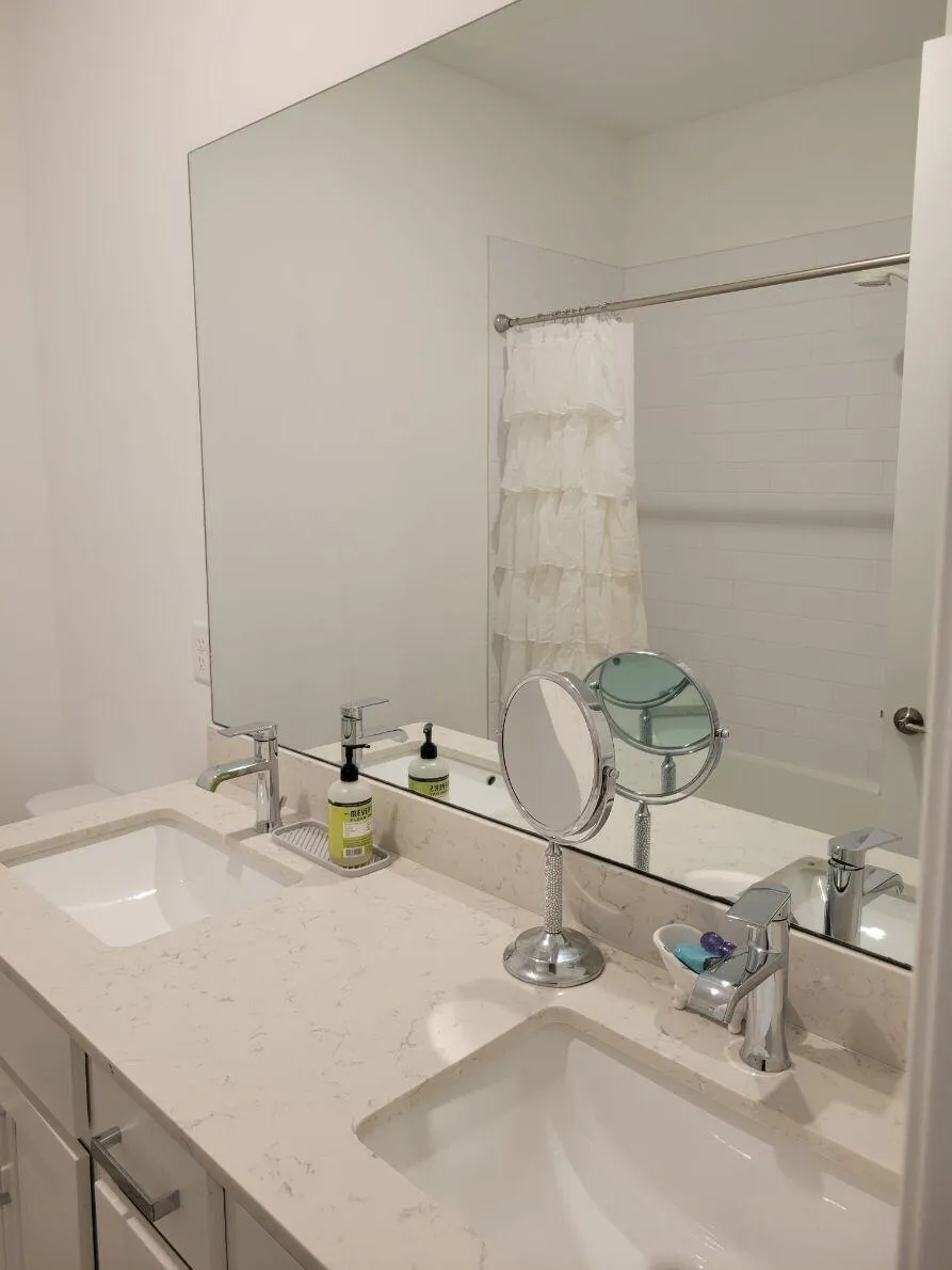 19771 RUGGED TRUNK GUEST BATH