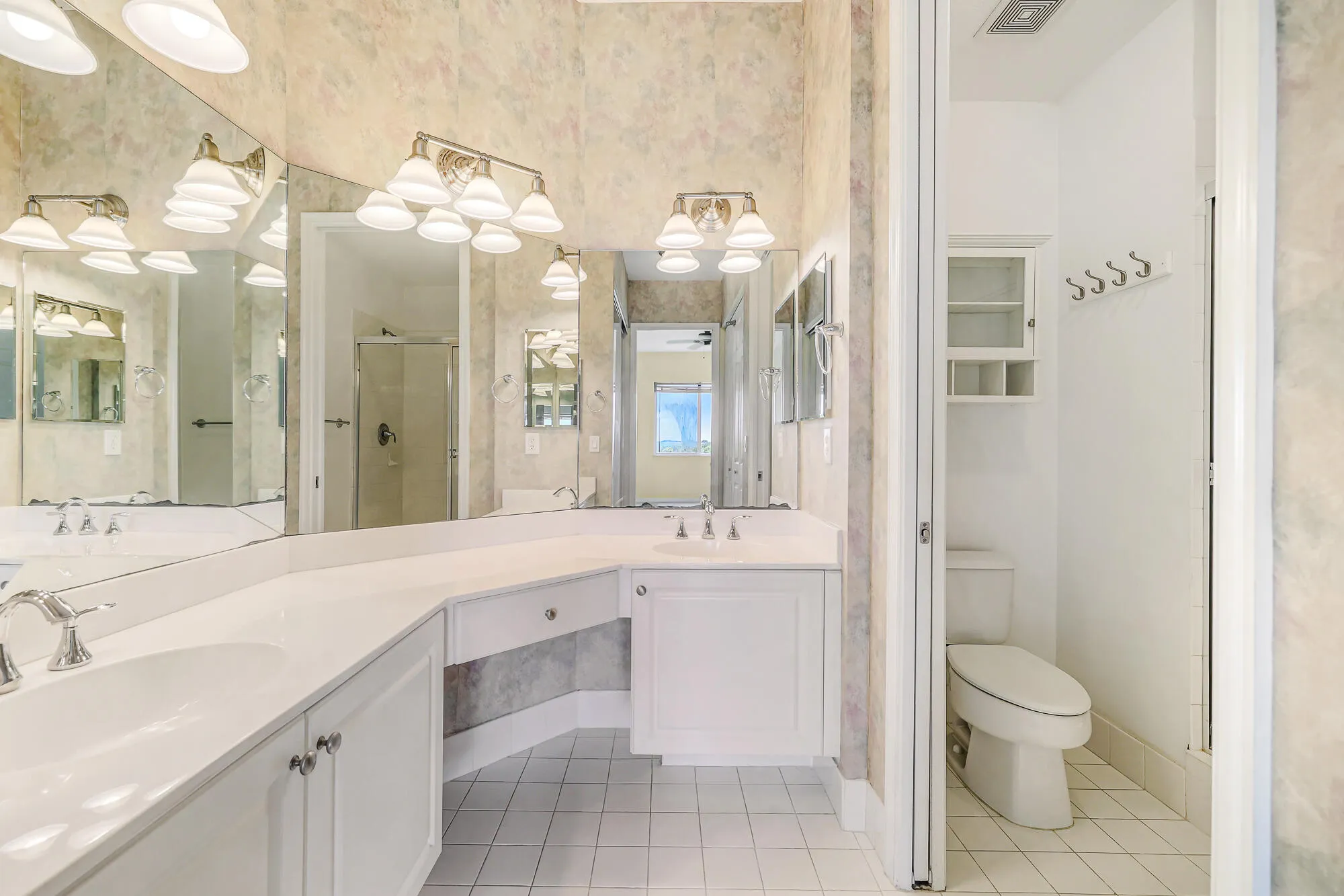 Primary bath