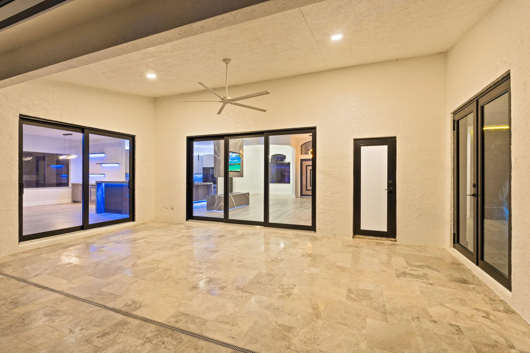 77-web-or-mls-A7405819