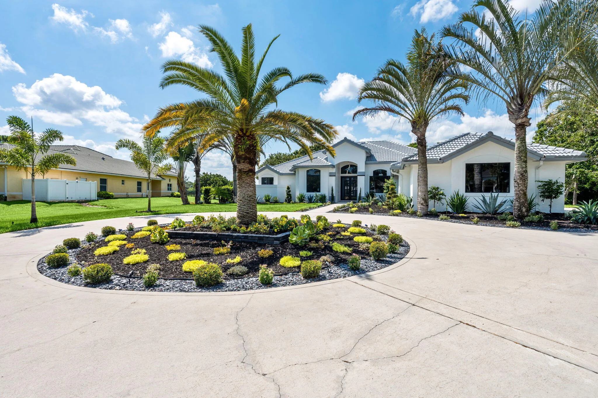 4-web-or-mls-A7405478