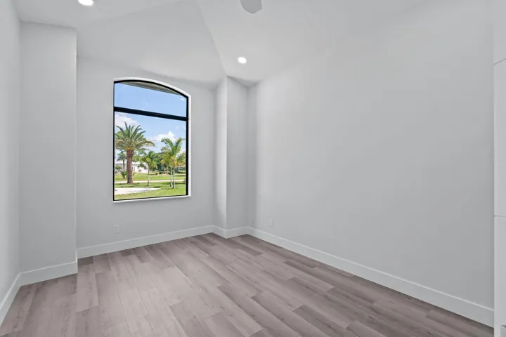 12-web-or-mls-A7405449
