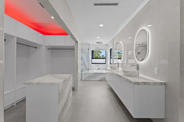 43-web-or-mls-A7405311