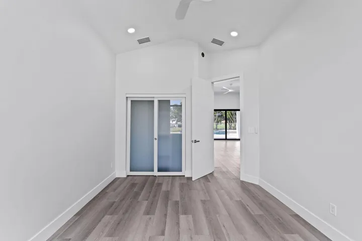 13-web-or-mls-A7405455