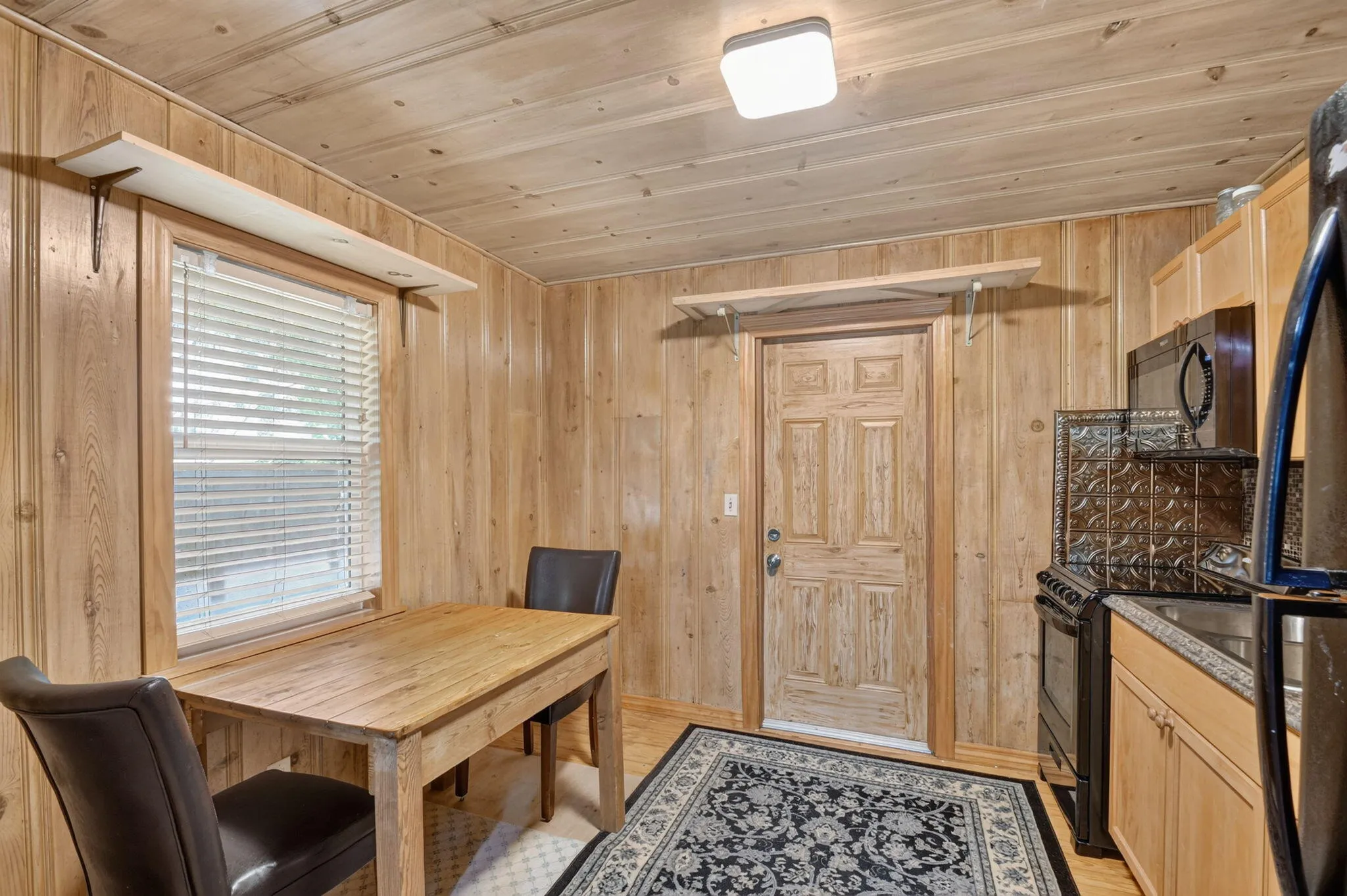 Guest House Eat-in Kitchen