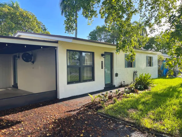 01_Front_Exterior