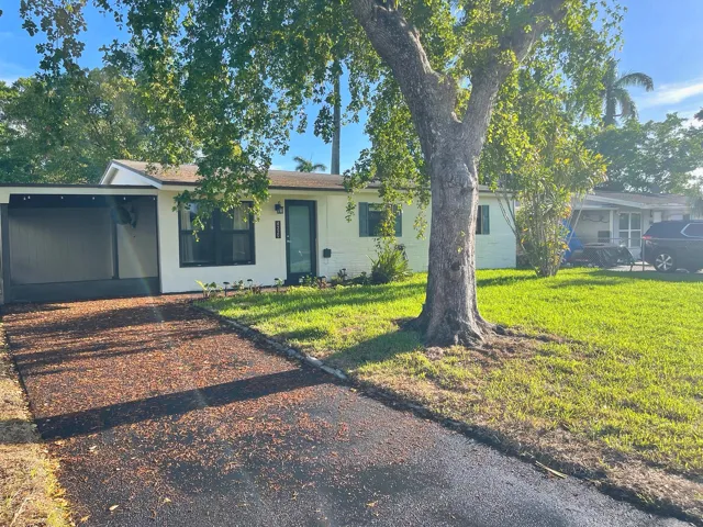 02_Front_Exterior_Wide