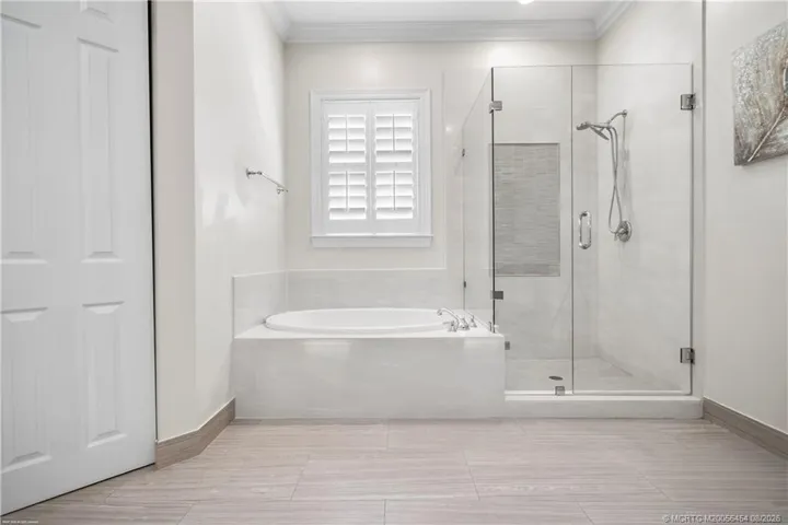 Separate Tub & Shower