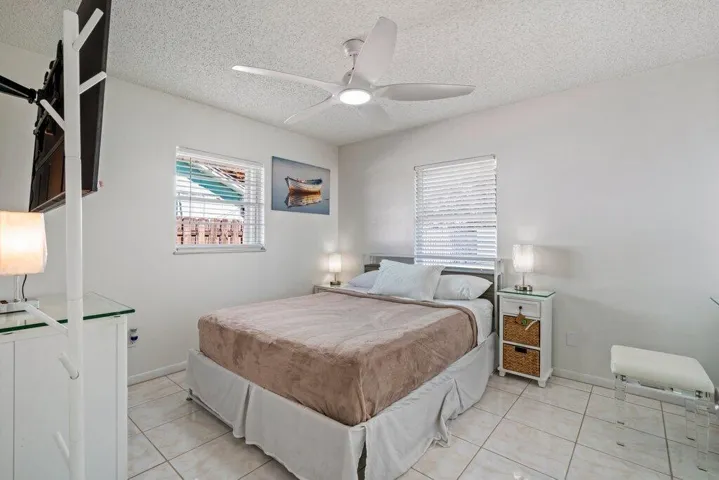 Bedroom_2nd.jpg-FULL.JPG-SMALL
