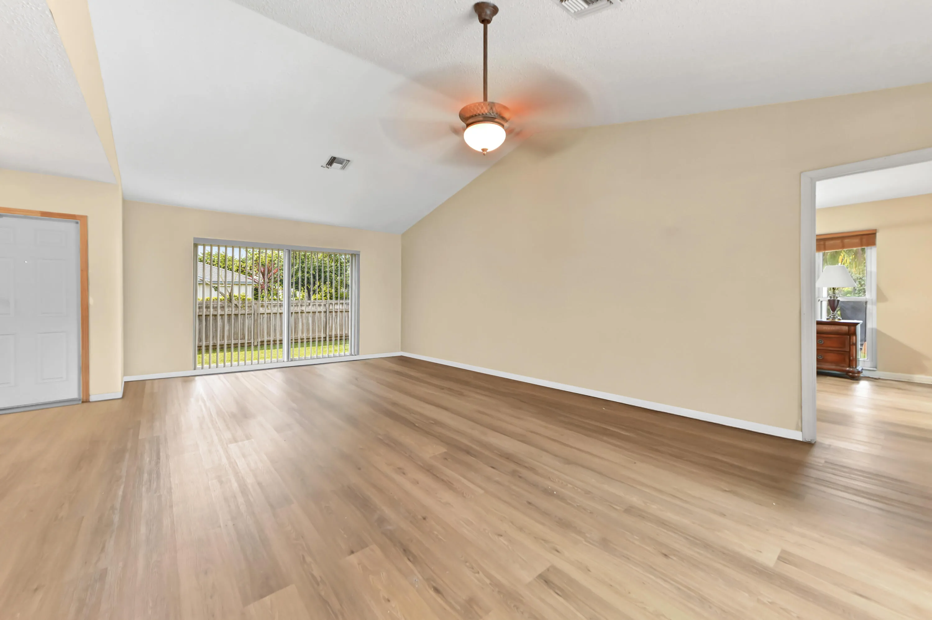 05 living room 03