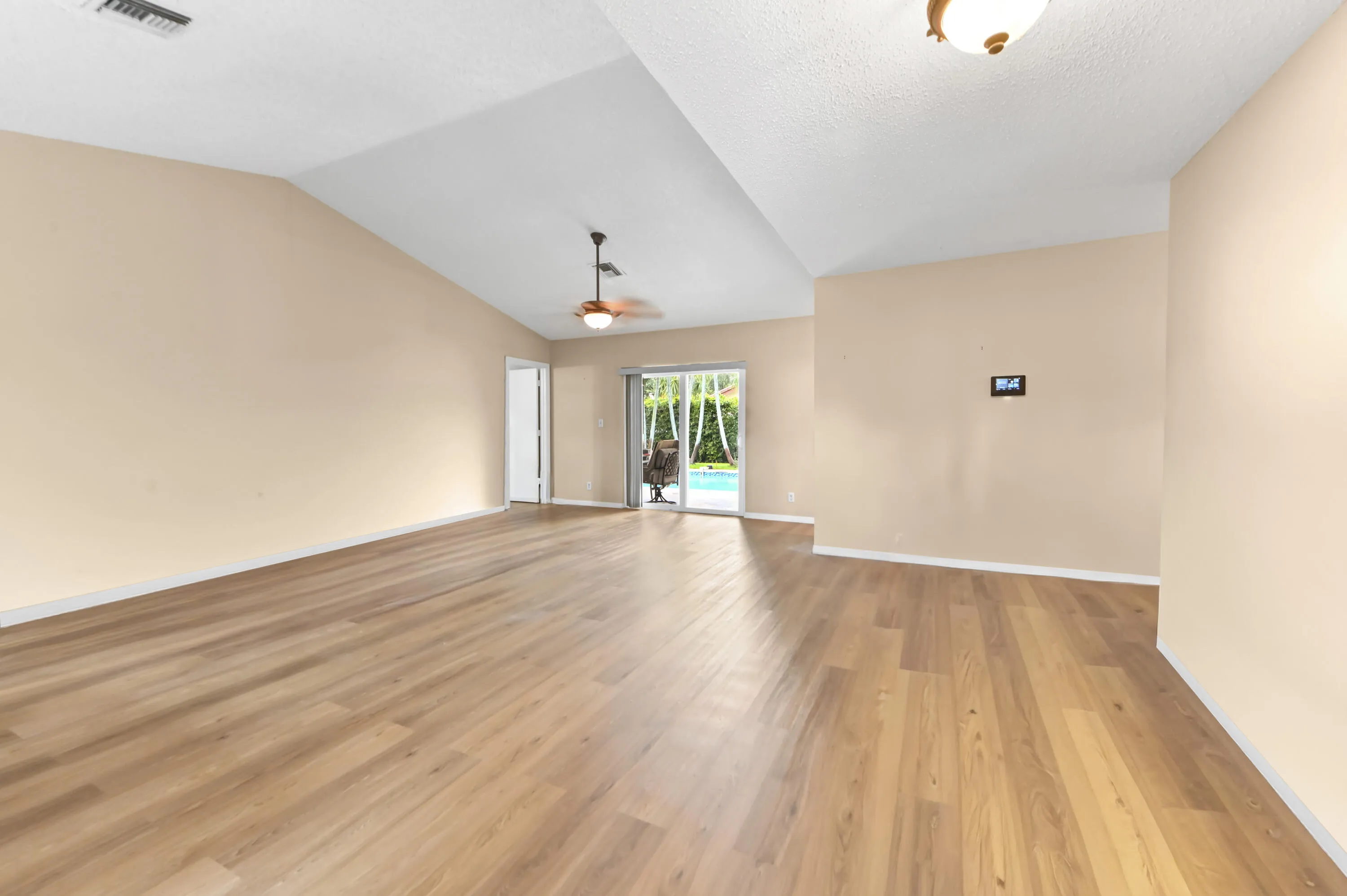 03 living room 01