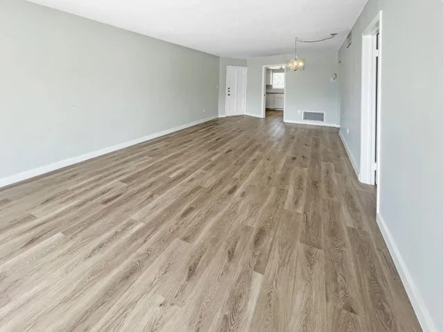 5- 331 Tequesta Dr 216