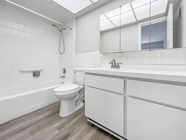 9- 331 Tequesta Dr 216