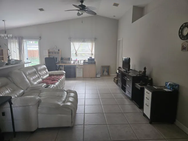 Living room 3