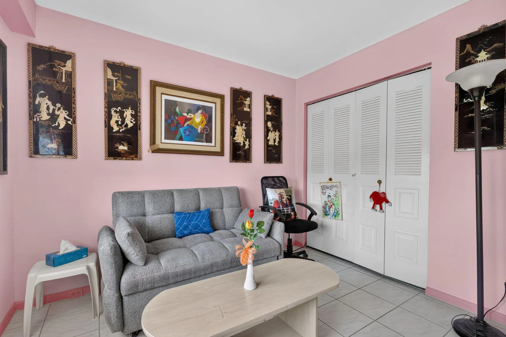 Guest bedroom
