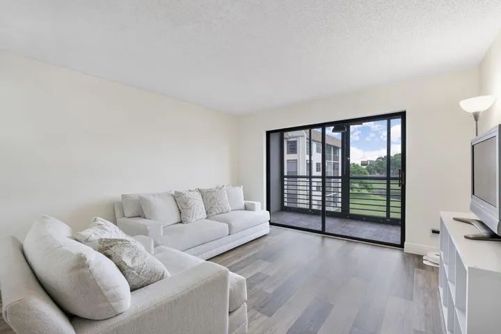 10444 Nw 30th Ct u307_021