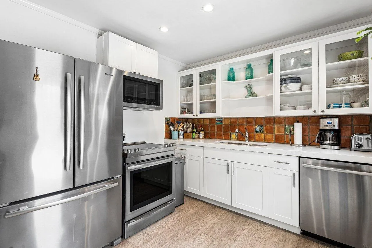 022-210DebraLane-PalmBeach-FL-33480-SMAL