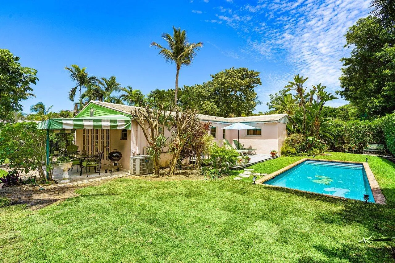 028-210DebraLane-PalmBeach-FL-33480-SMAL