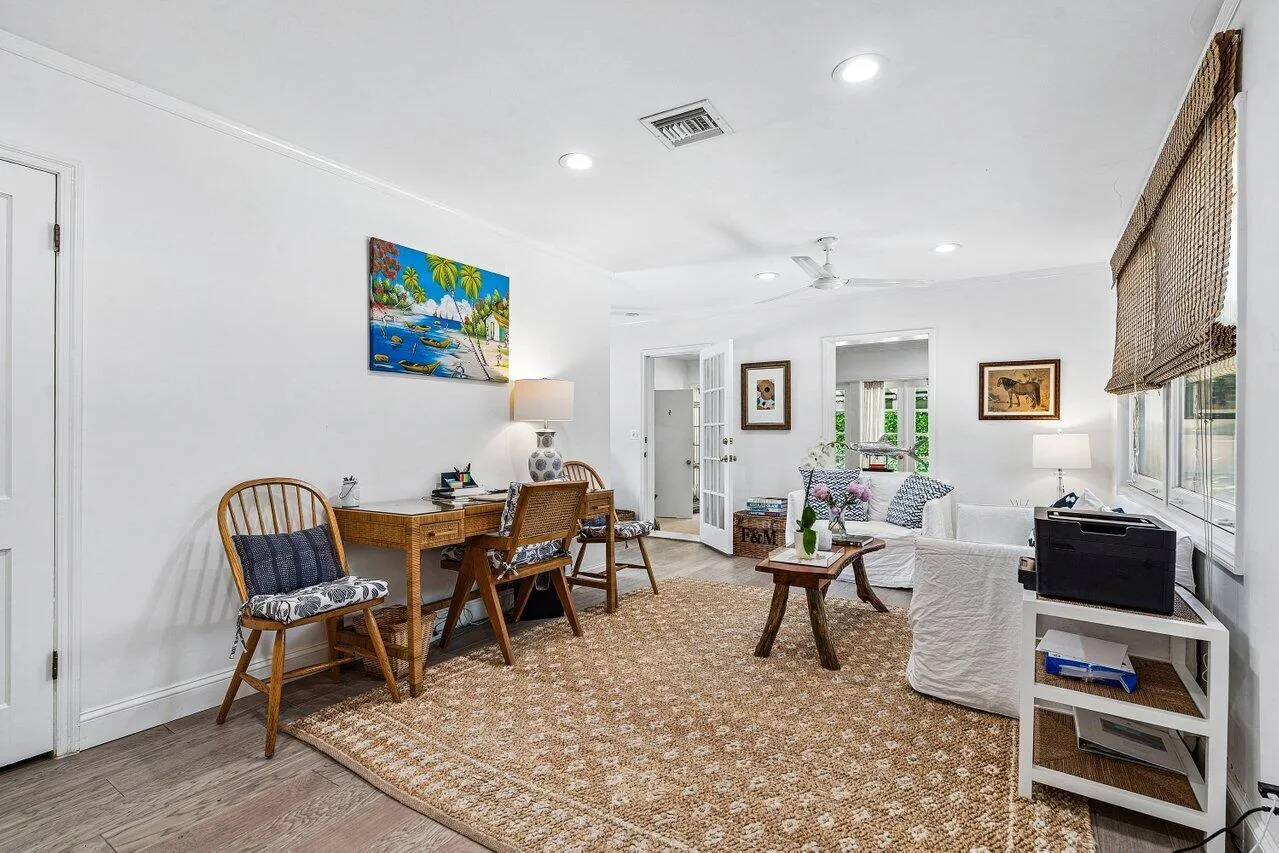 005-210DebraLane-PalmBeach-FL-33480-SMAL