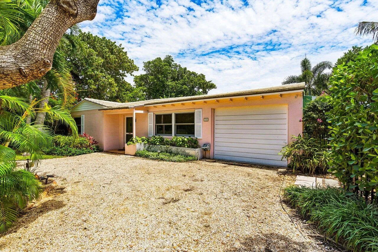 002-210DebraLane-PalmBeach-FL-33480-SMAL
