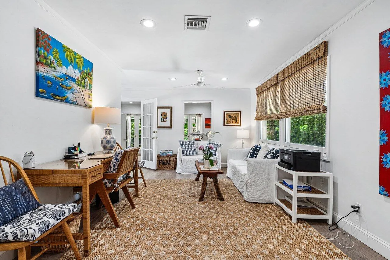 004-210DebraLane-PalmBeach-FL-33480-SMAL