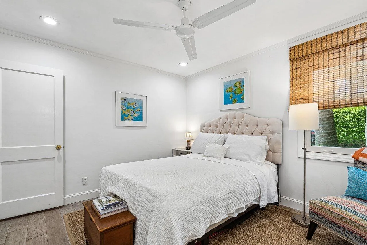 013-210DebraLane-PalmBeach-FL-33480-SMAL