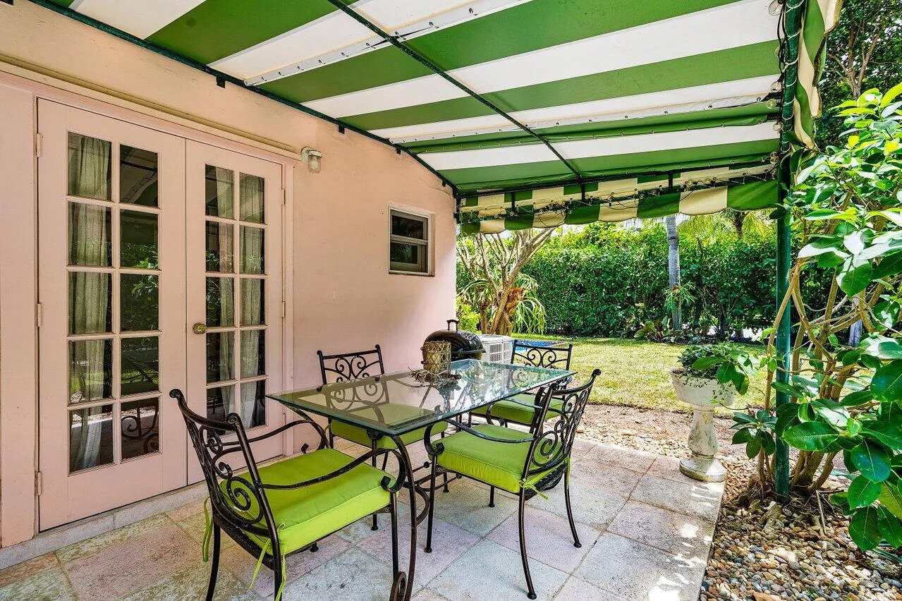 034-210DebraLane-PalmBeach-FL-33480-SMAL