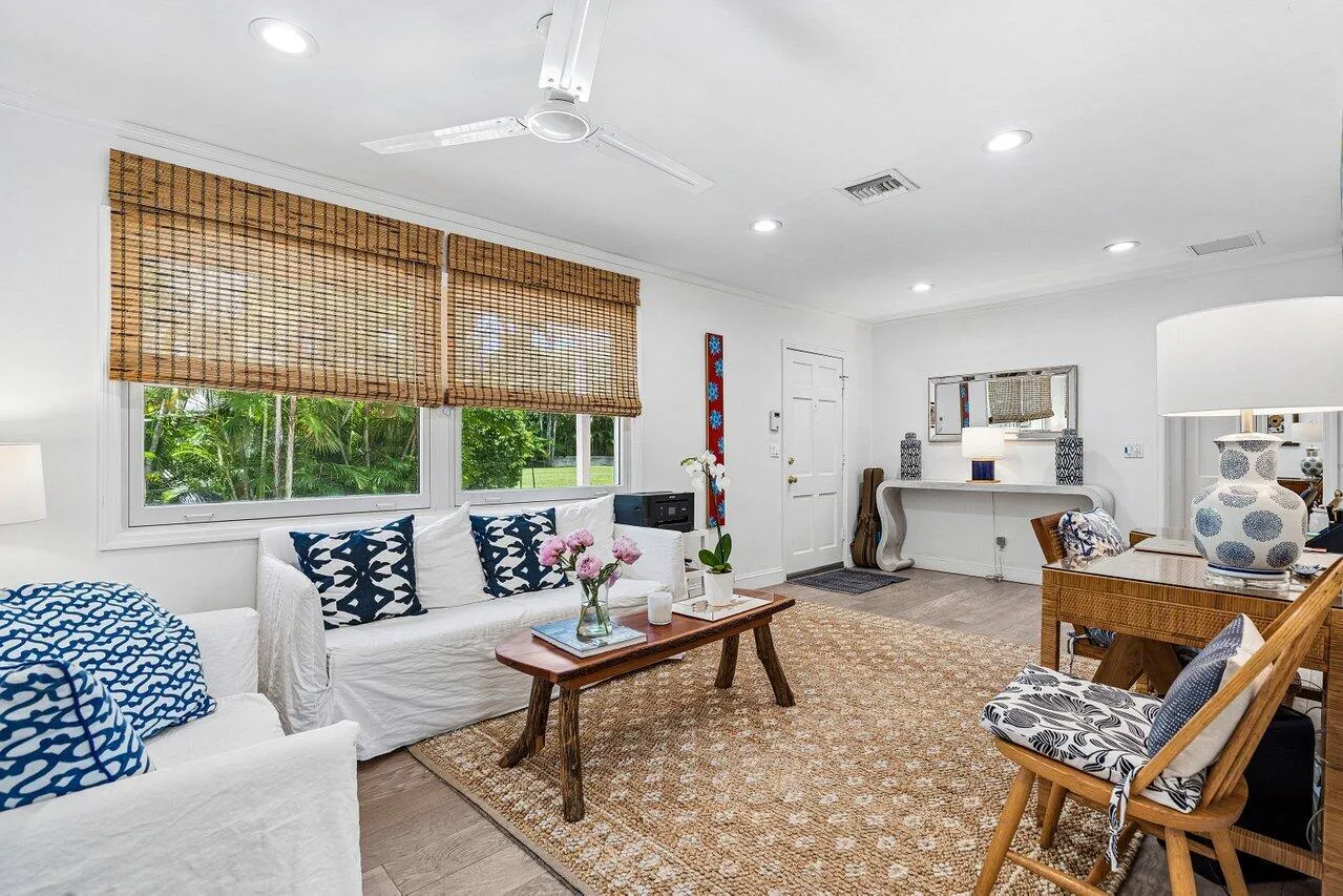 006-210DebraLane-PalmBeach-FL-33480-SMAL