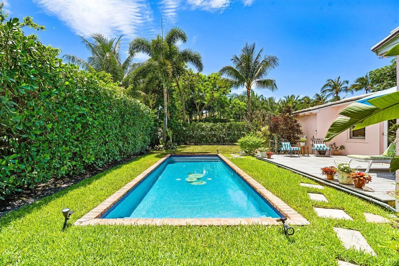 026-210DebraLane-PalmBeach-FL-33480-SMAL