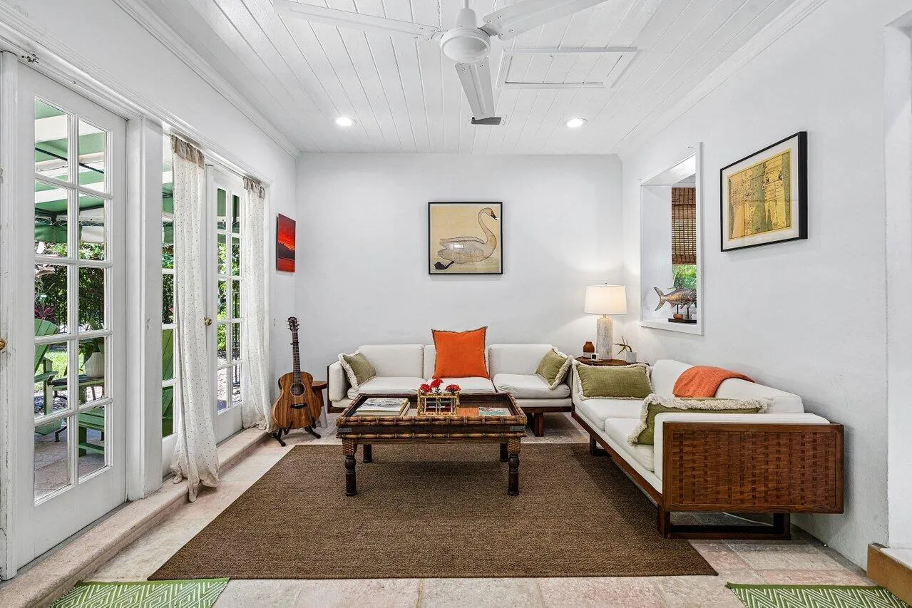 009-210DebraLane-PalmBeach-FL-33480-SMAL