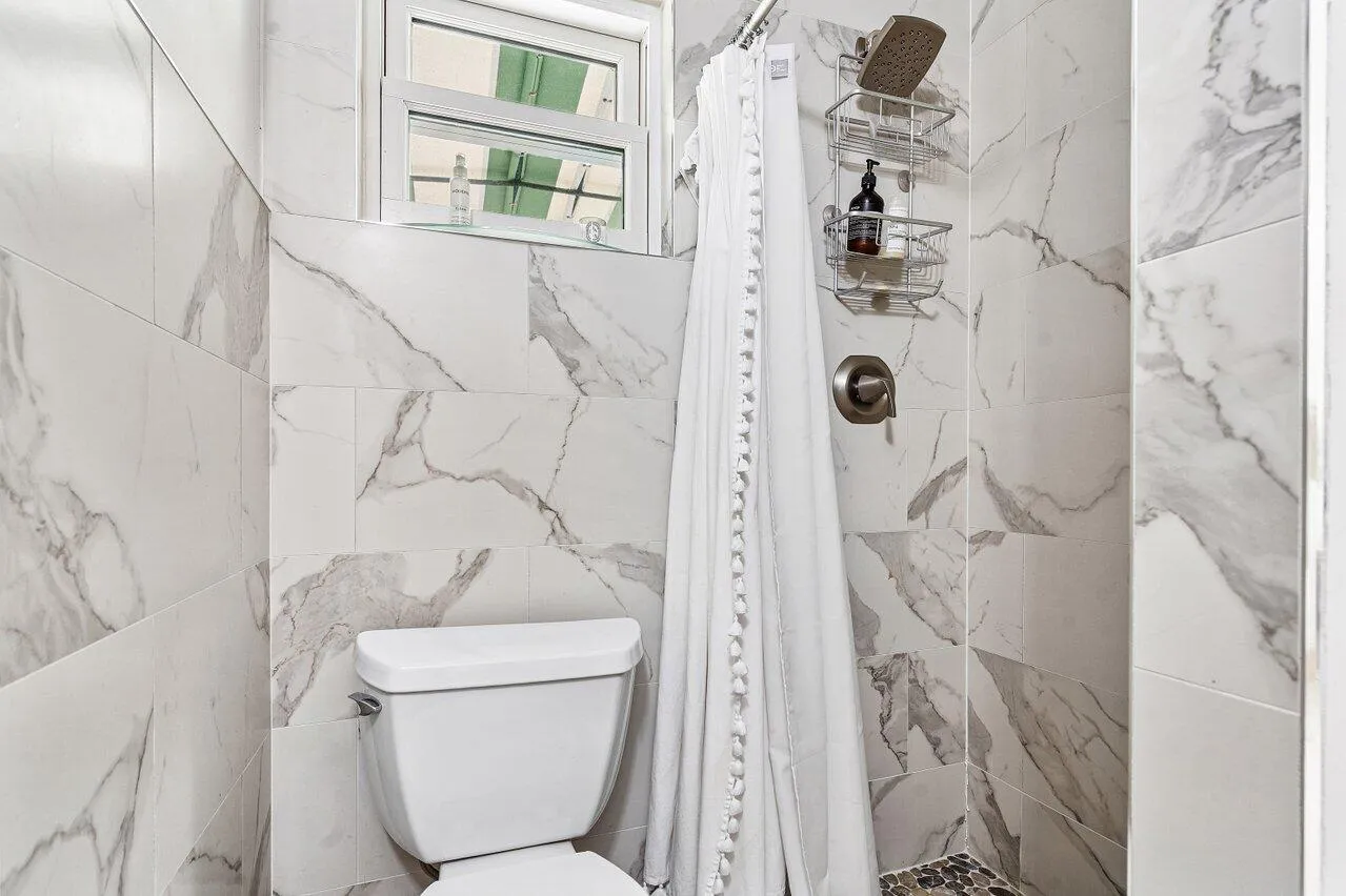 018-210DebraLane-PalmBeach-FL-33480-SMAL