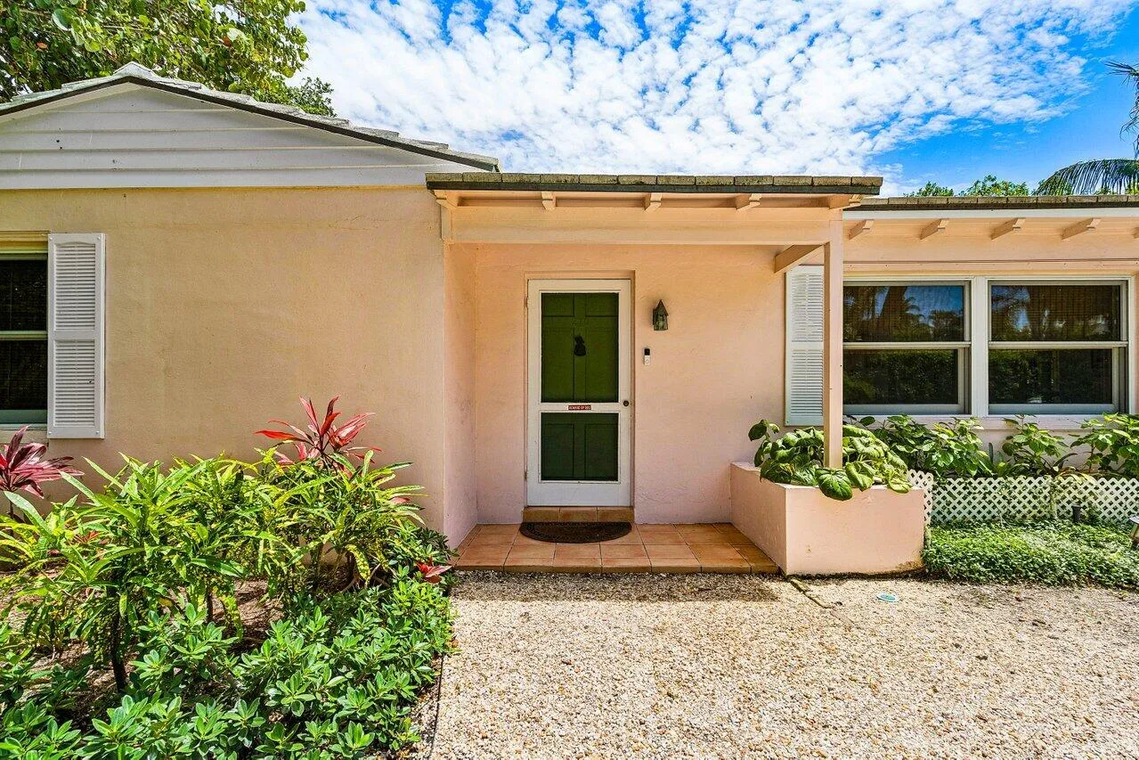 002-210DebraLane-PalmBeach-FL-33480-SMAL