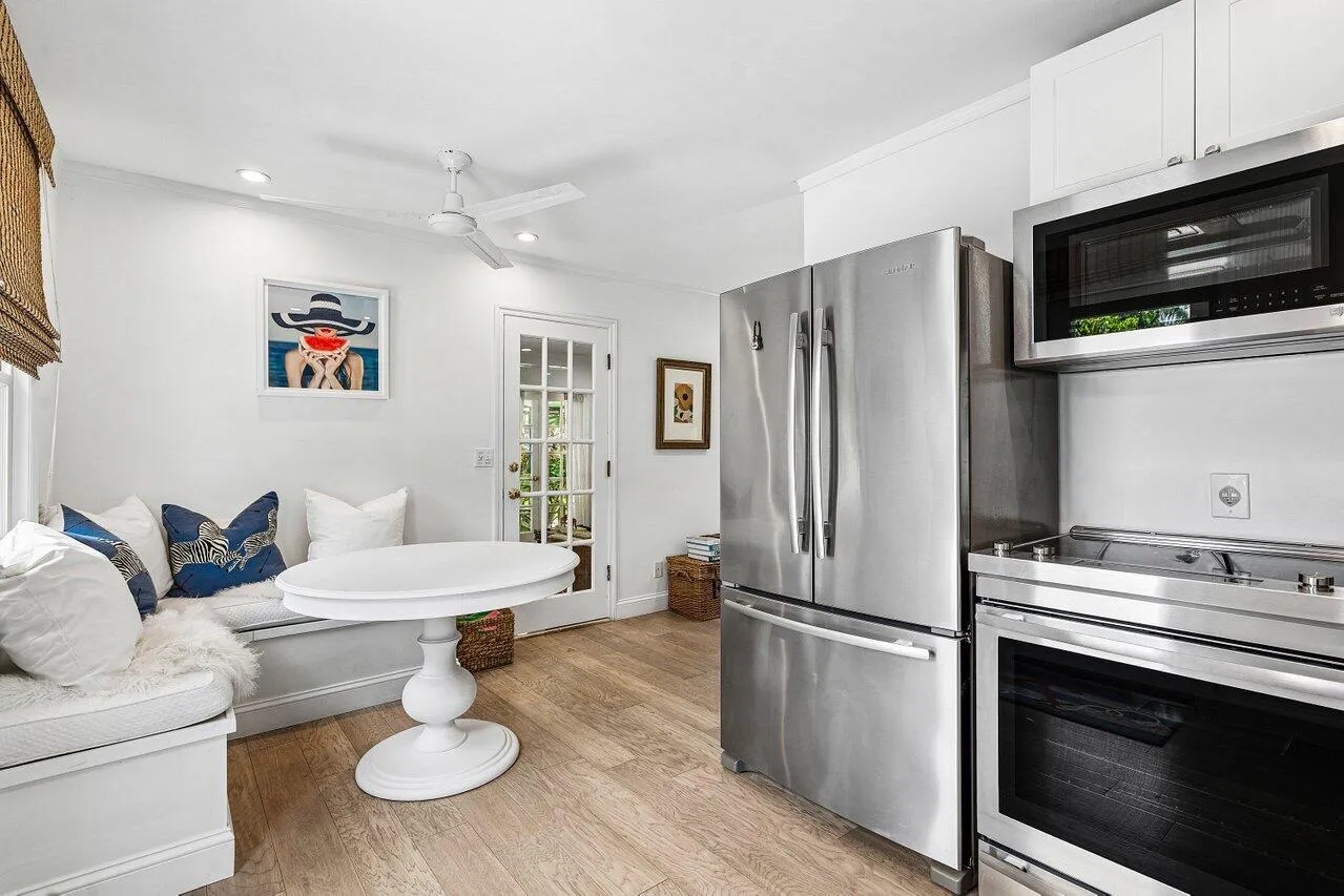 024-210DebraLane-PalmBeach-FL-33480-SMAL