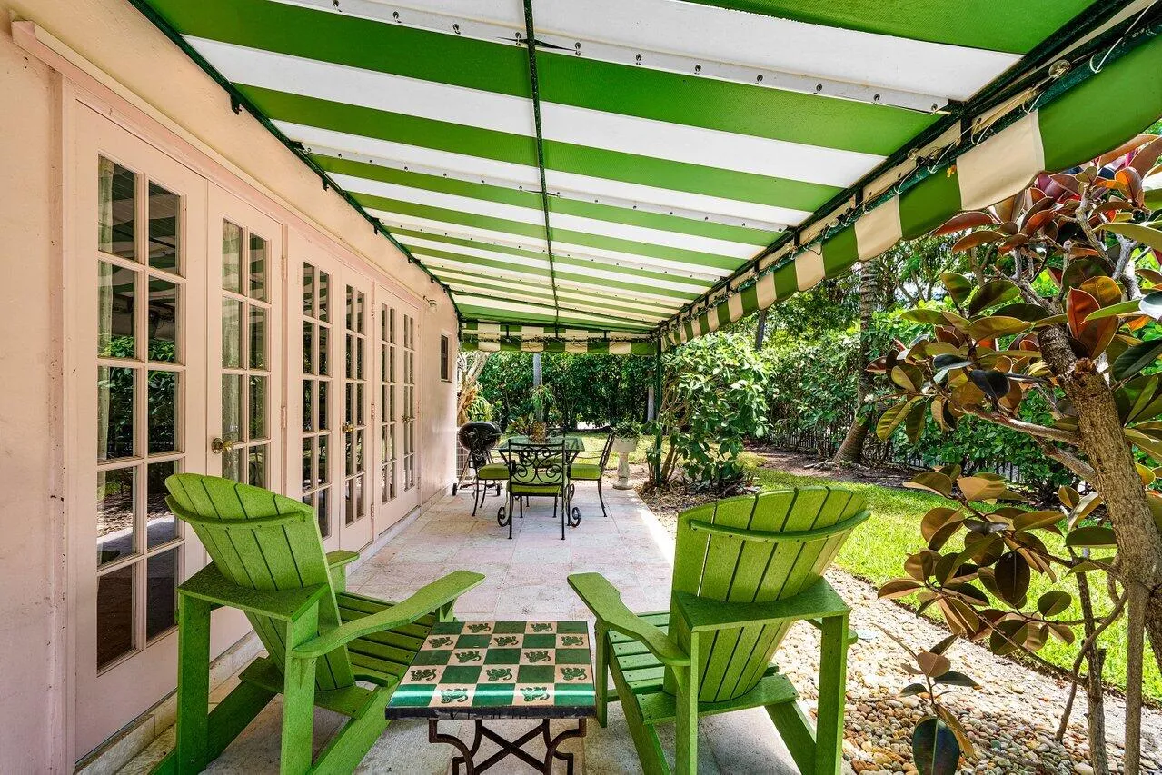 033-210DebraLane-PalmBeach-FL-33480-SMAL