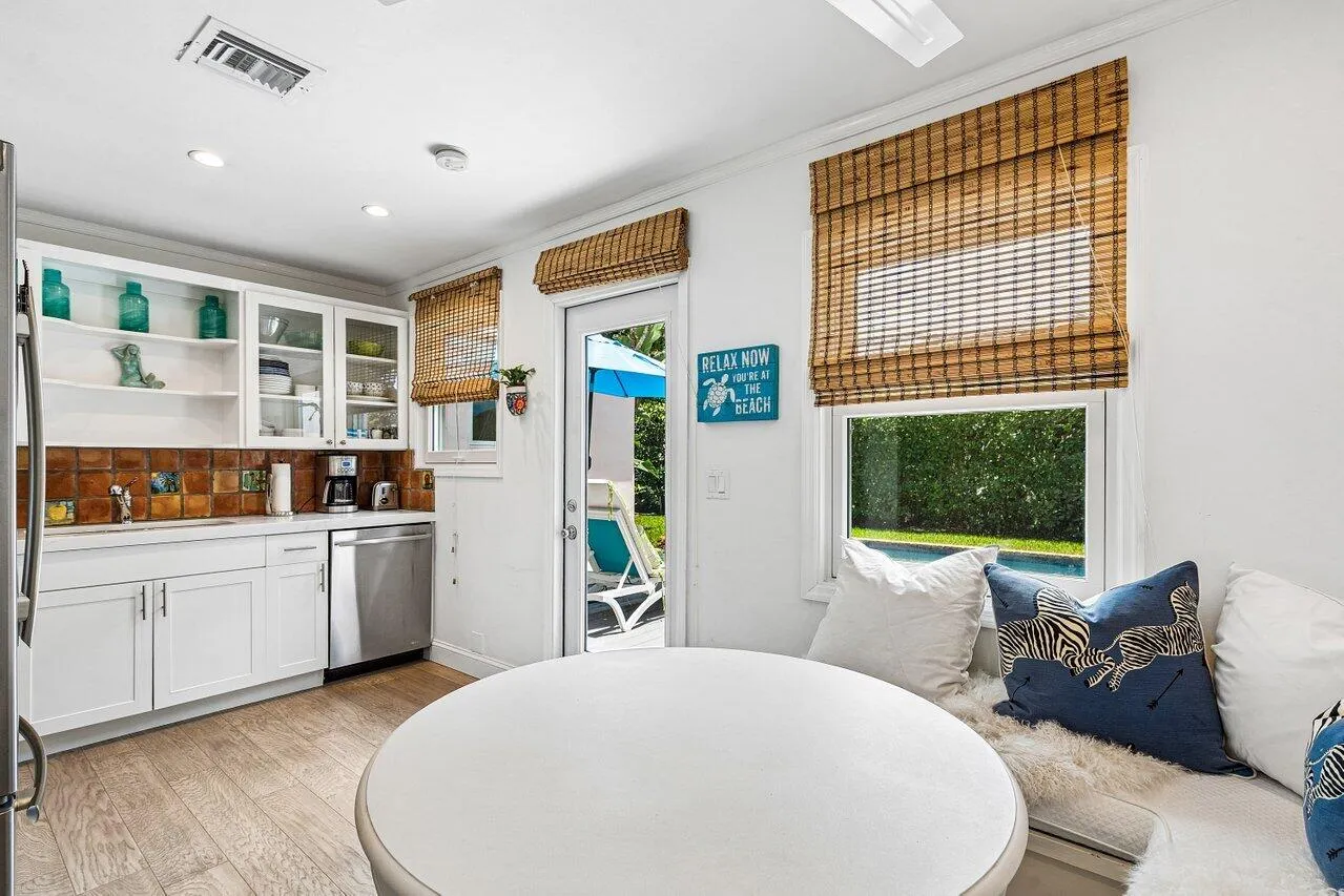 020-210DebraLane-PalmBeach-FL-33480-SMAL