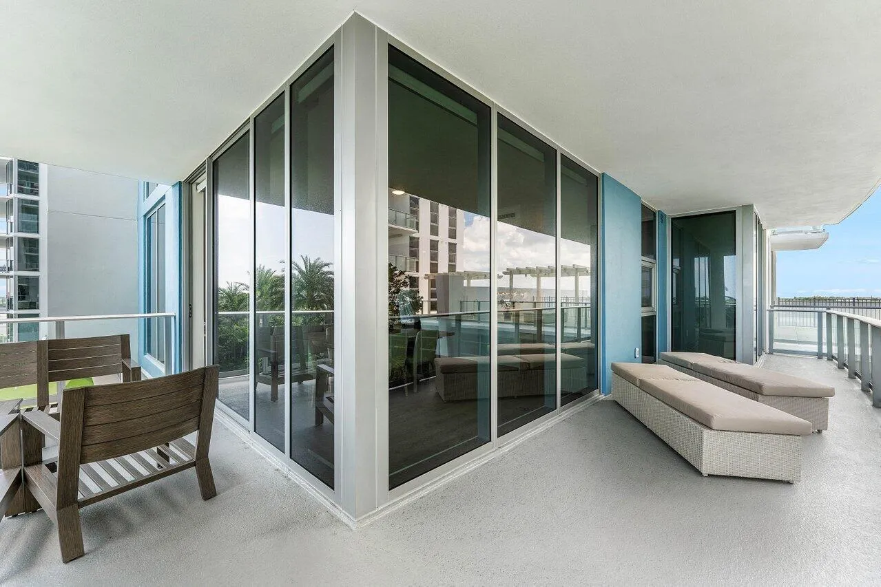033-220LakeShoreDrive-702-LakePark-FL-33