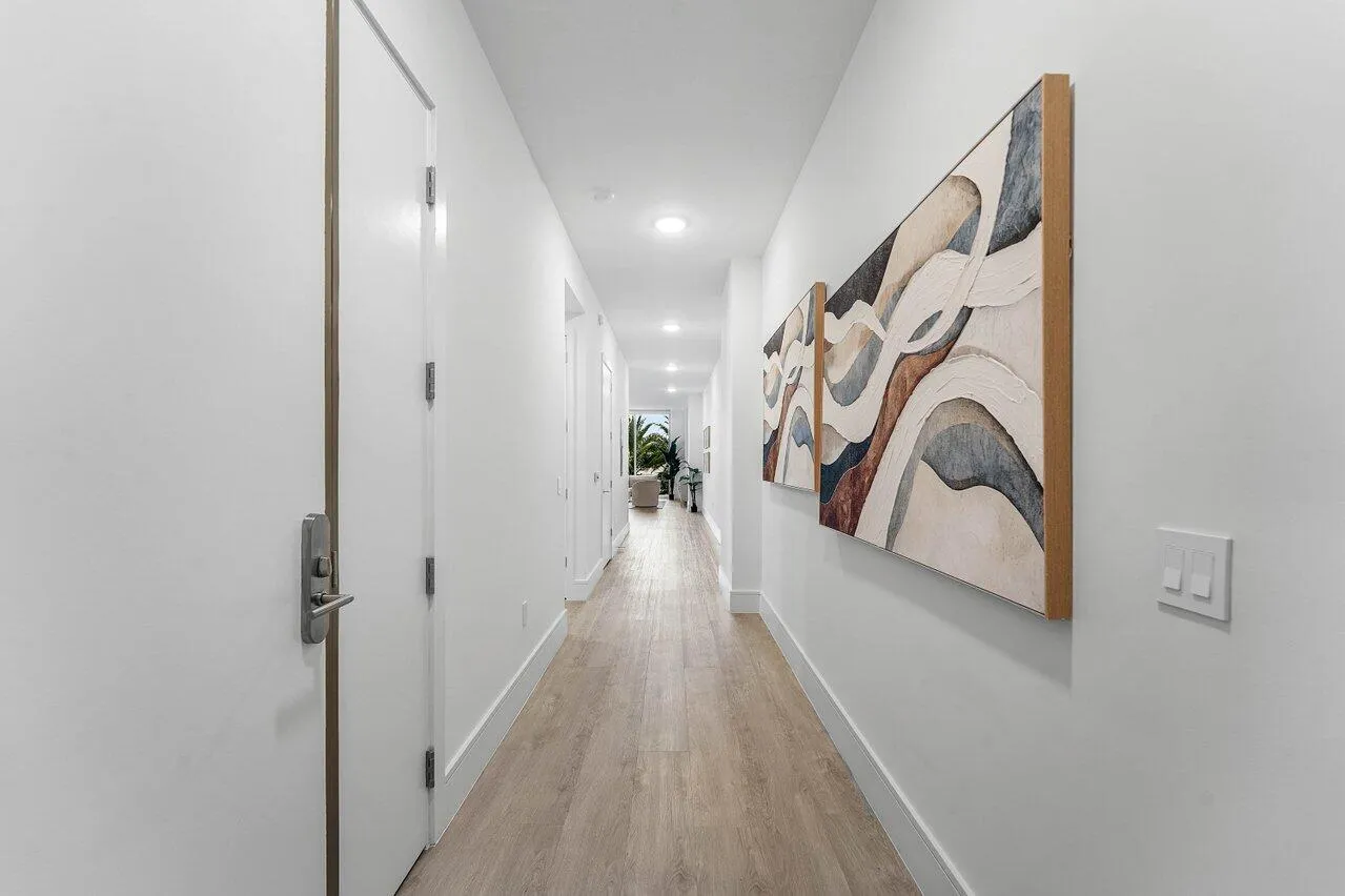 003-220LakeShoreDrive-702-LakePark-FL-33