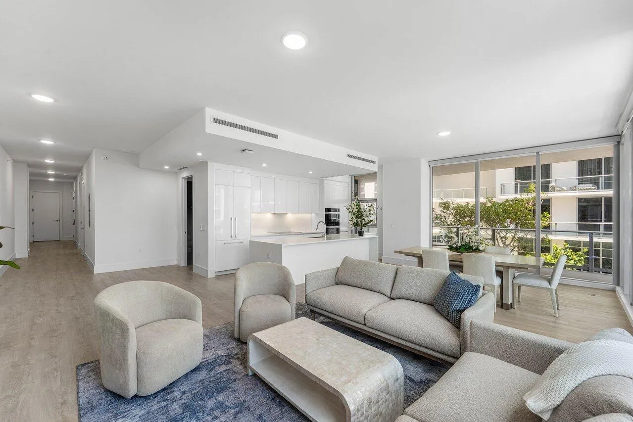 005-220LakeShoreDrive-702-LakePark-FL-33