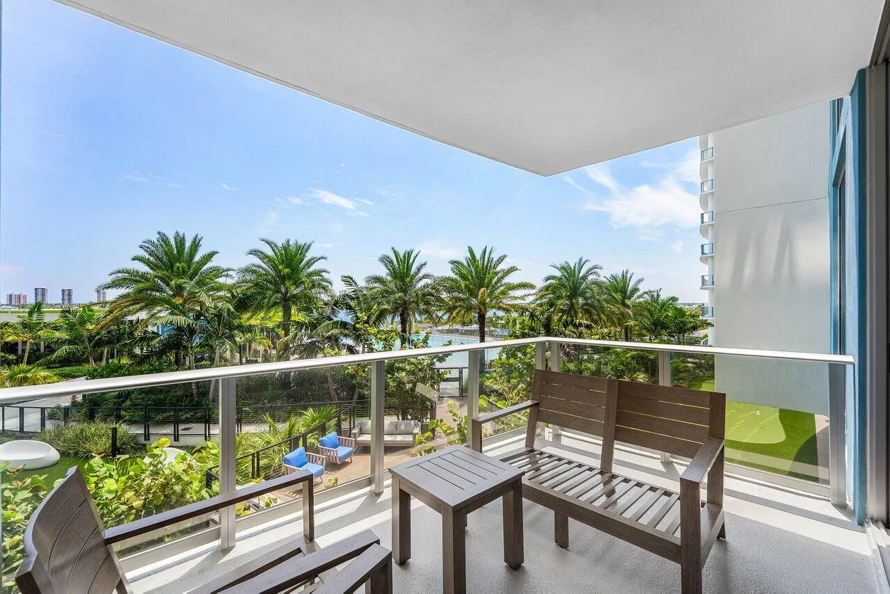 035-220LakeShoreDrive-702-LakePark-FL-33