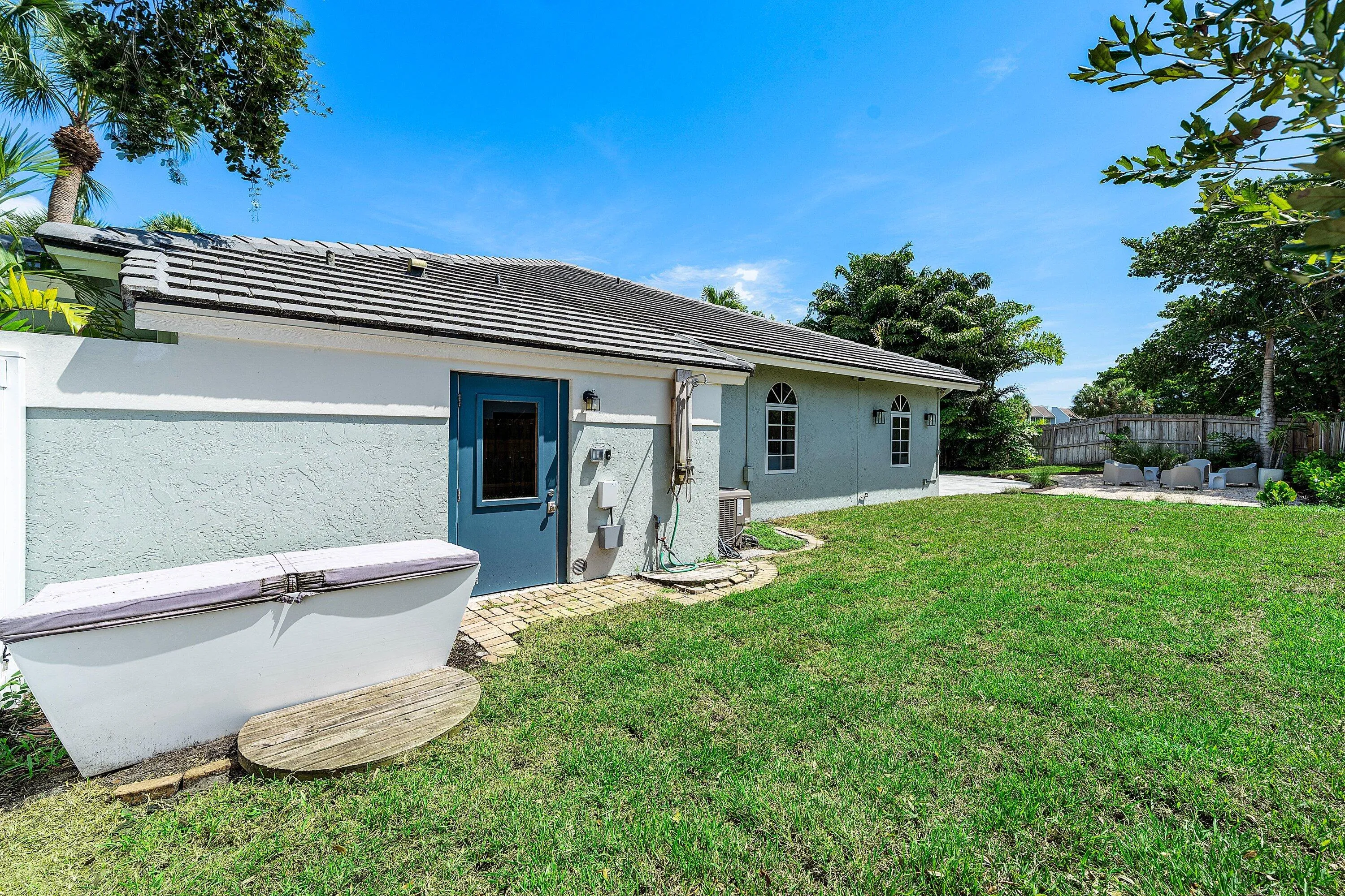 2815 Hampton Circle E