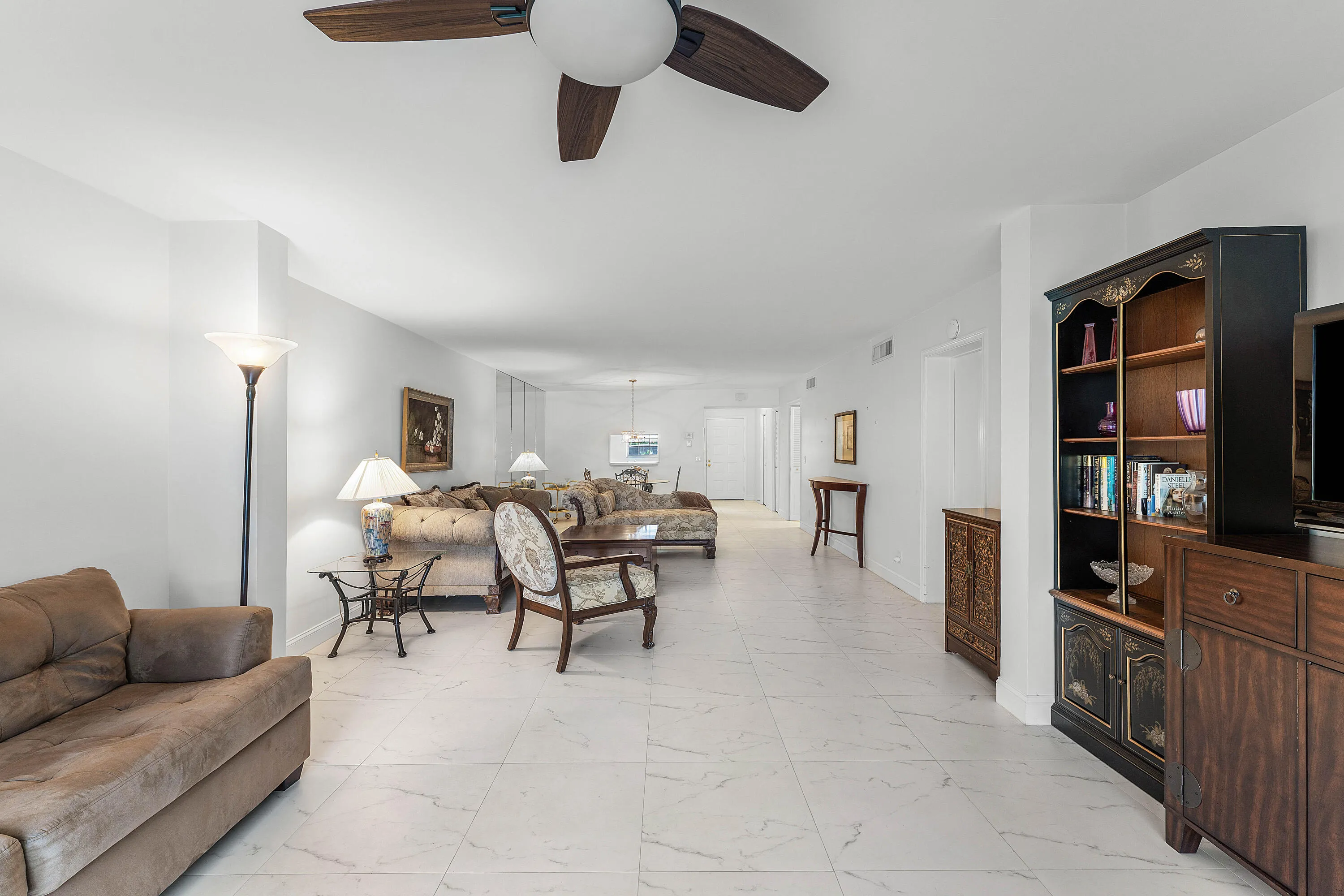 011-250JohnFKennedyDrive-107-Atlantis-FL