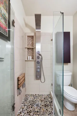2nd bathroom