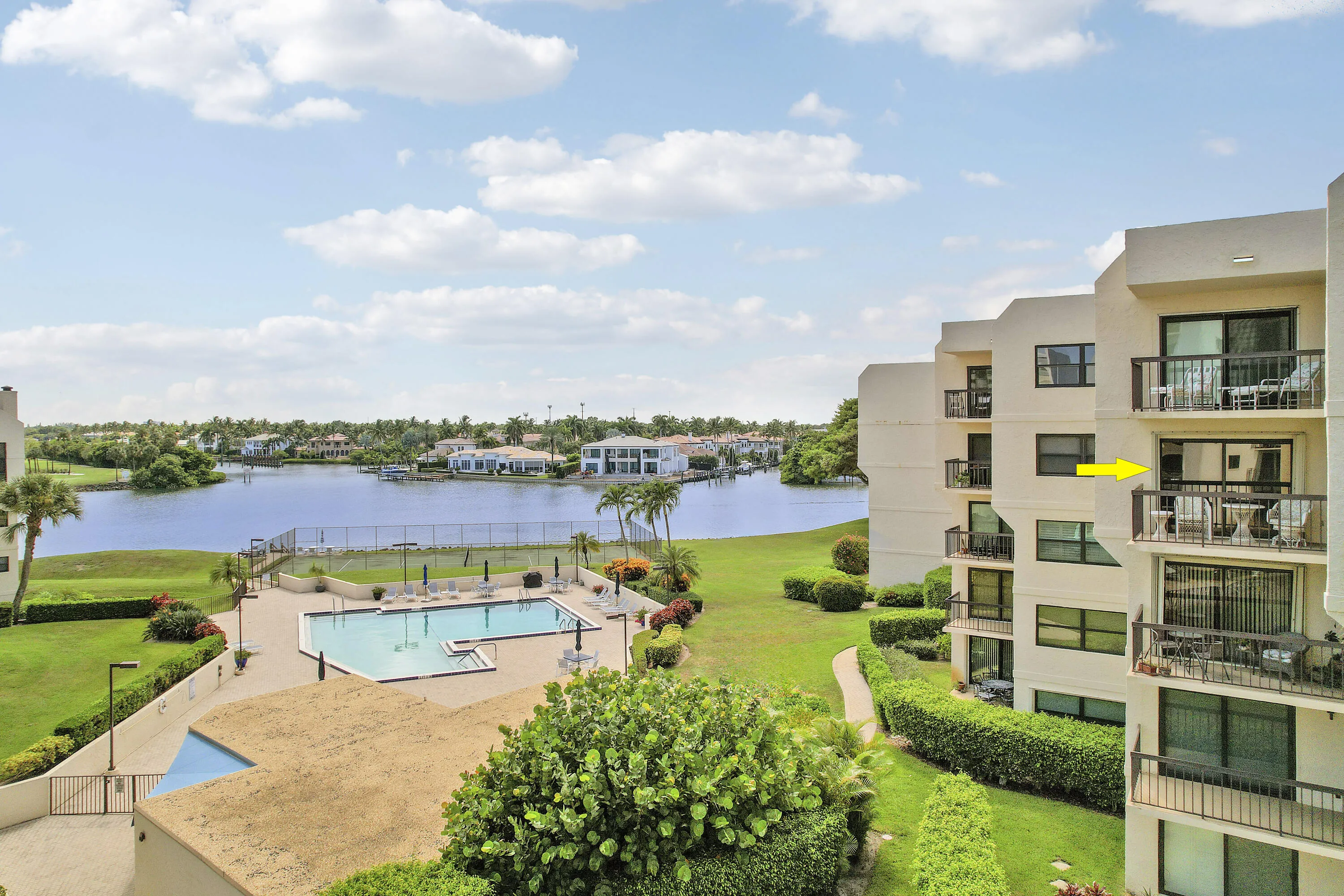 372 Golfview Rd 403