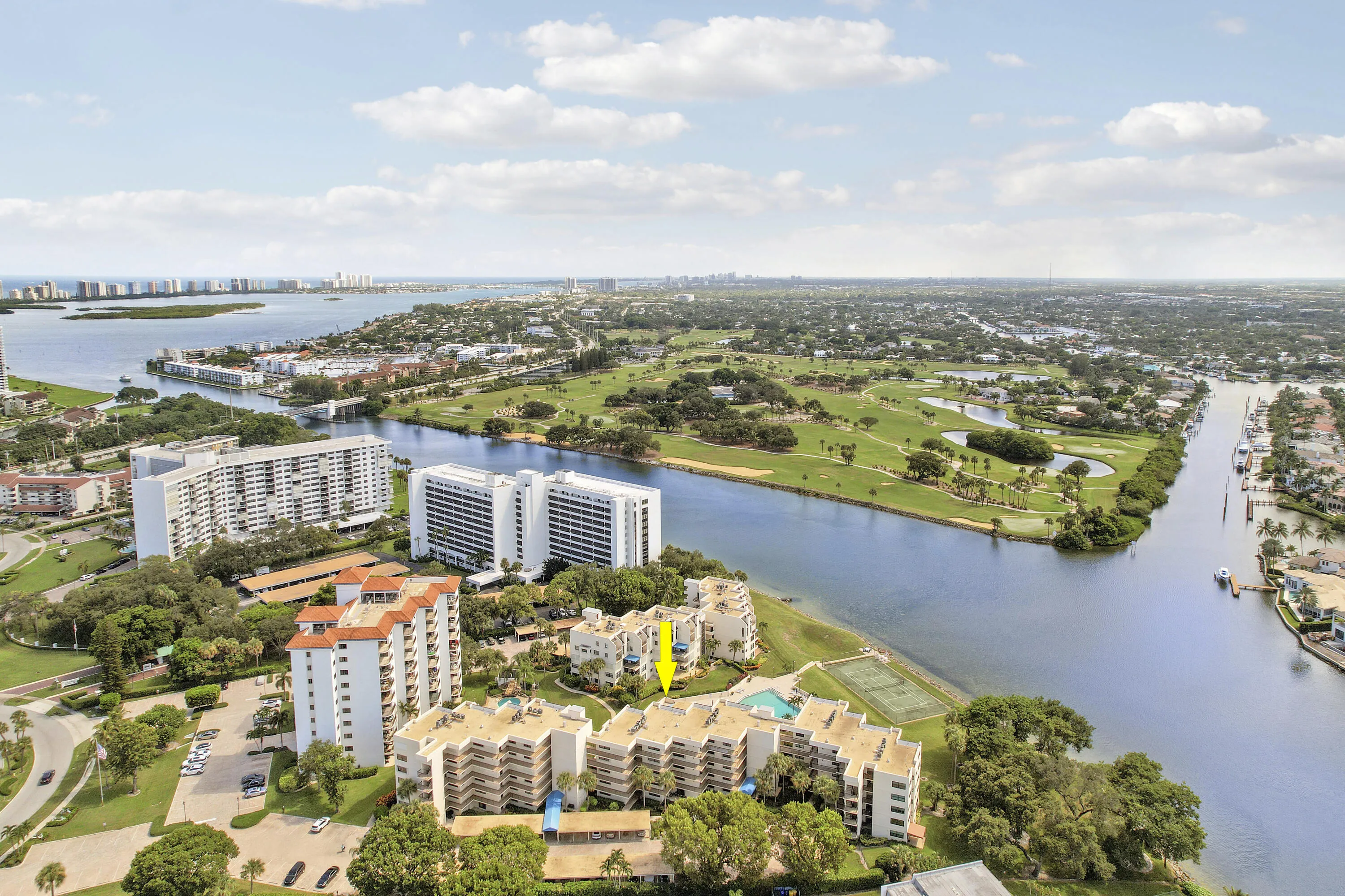 372 Golfview Rd 403
