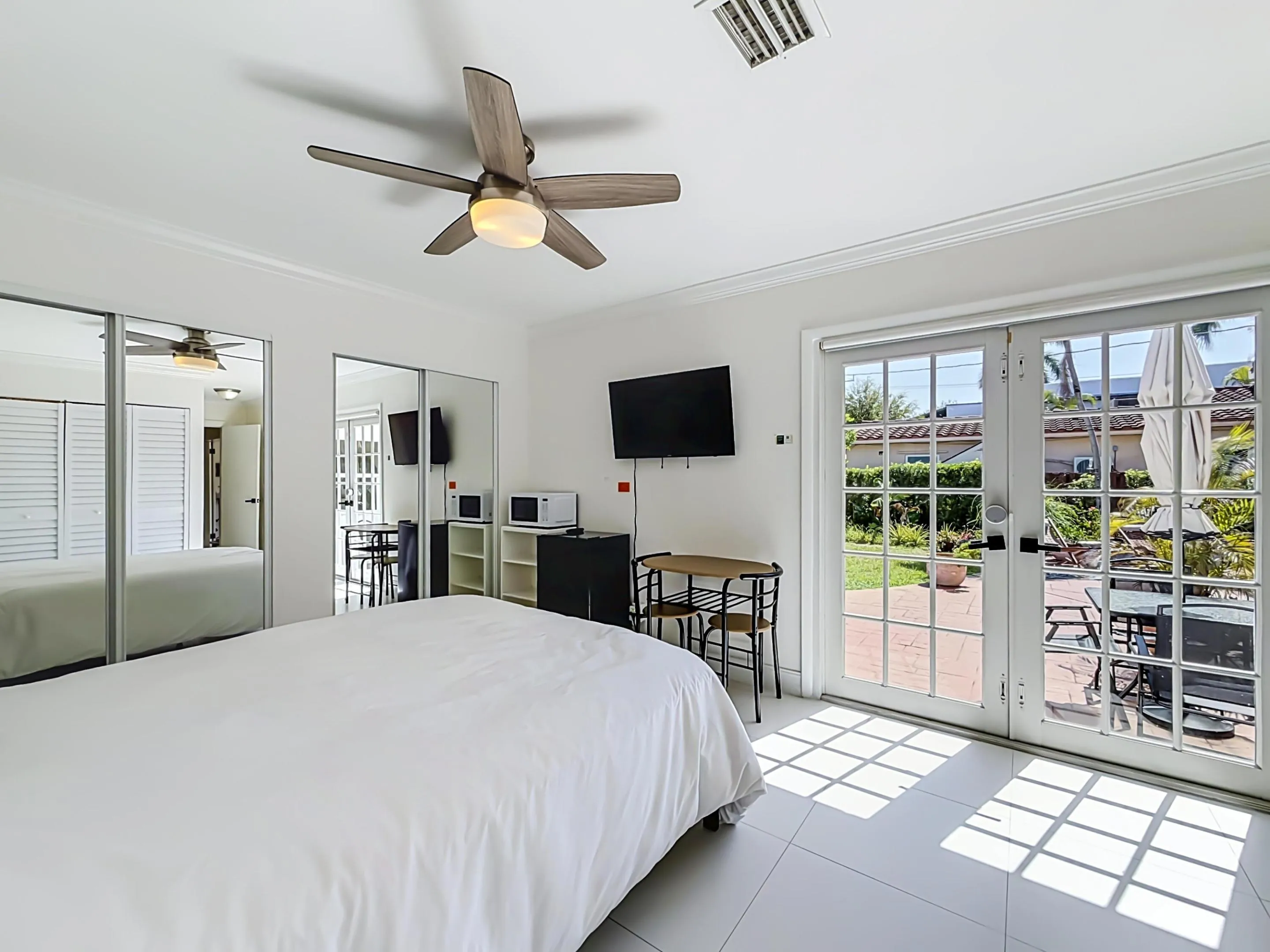 Bedroom 3 with En-Suite Bathroom and separate entrance