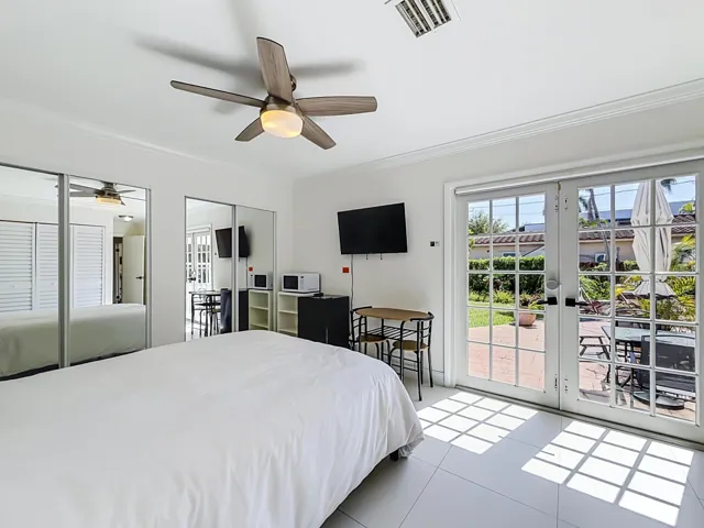 Bedroom 3 with En-Suite Bathroom and separate entrance