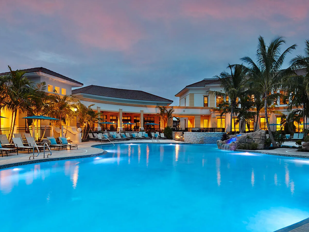 PoolatNight1