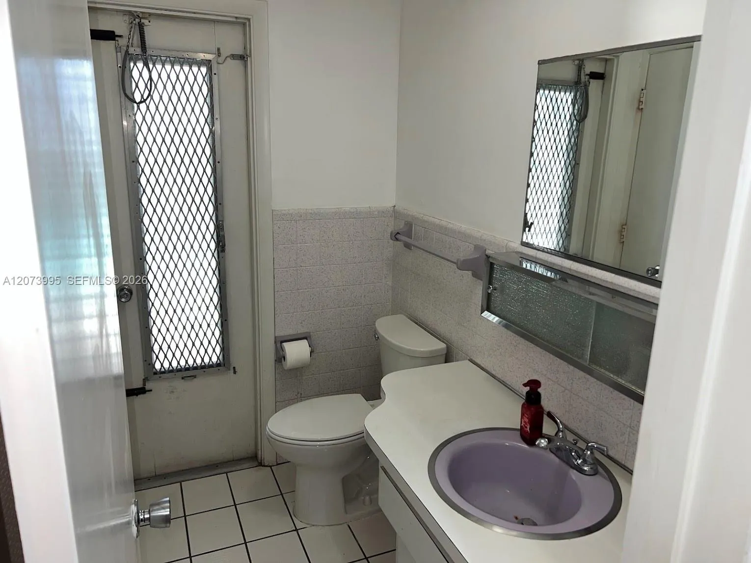 Secondary Cabana Bathroom