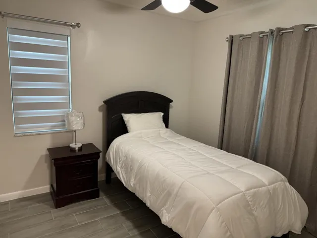 2nd bedroom